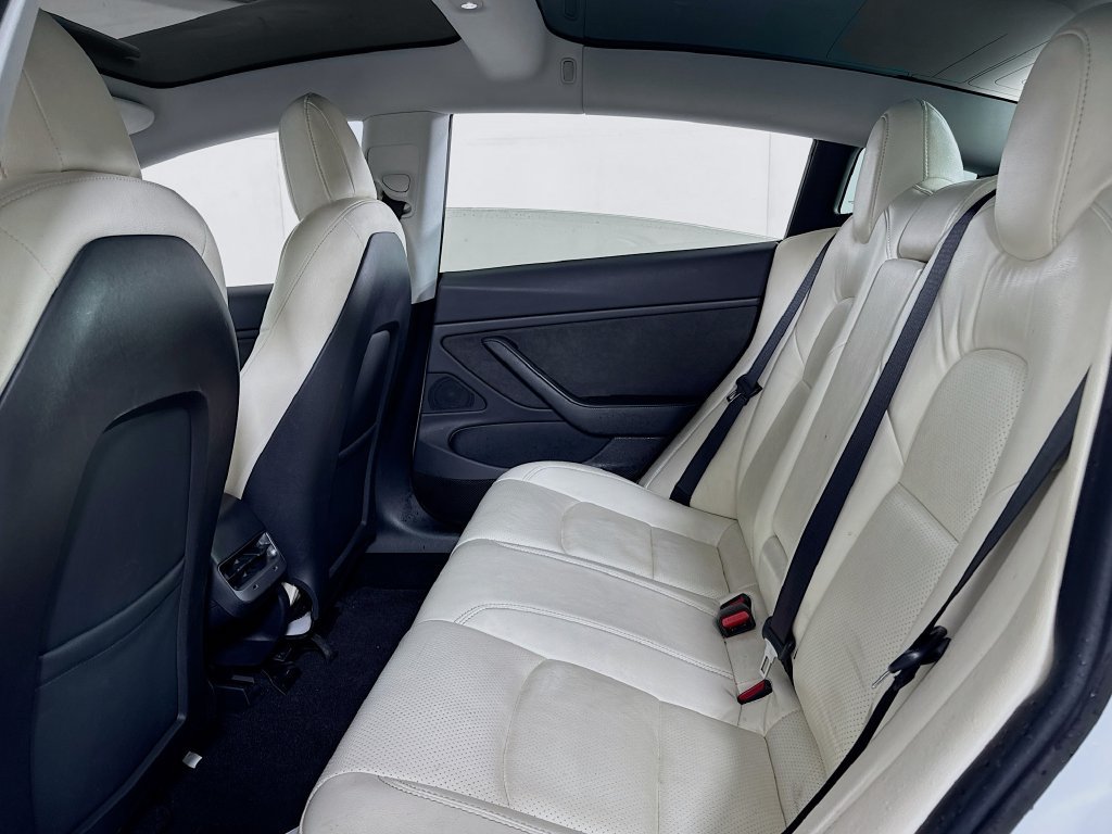 Used 2019 Tesla Model 3 Standard Range RWD image 13