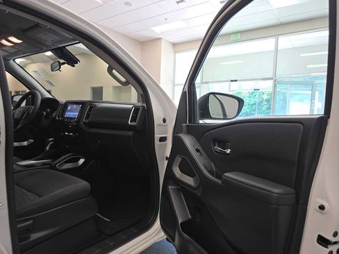 Used 2024 Nissan Frontier SV w/ SV Convenience Package RWD image 27