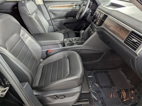 Used 2019 Volkswagen Atlas SEL Premium image 34