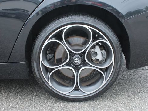 Used 2024 Alfa Romeo Giulia Ti AWD/4WD image 35