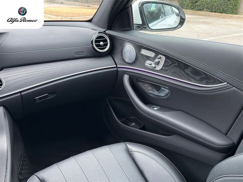 Used 2019 Mercedes-Benz E 300 4MATIC image 22