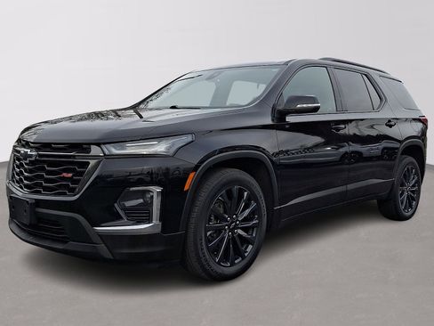 Used 2022 Chevrolet Traverse RS image 3
