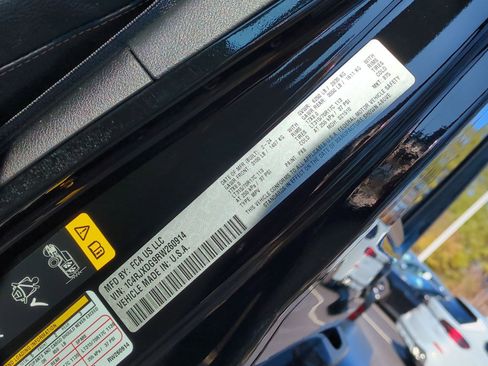 Used 2024 Jeep Wrangler Unlimited Sport image 35