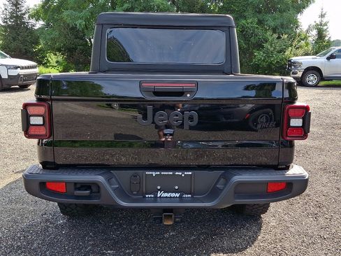 Used 2025 Jeep Gladiator Sport AWD/4WD image 5
