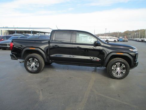 Certified 2024 GMC Canyon AT4 image 4