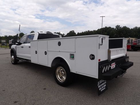 Used 2024 Ford F550 4x4 Crew Cab Super Duty w/ XLT Value Package image 4