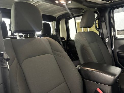 Used 2021 Jeep Gladiator Sport AWD/4WD image 27