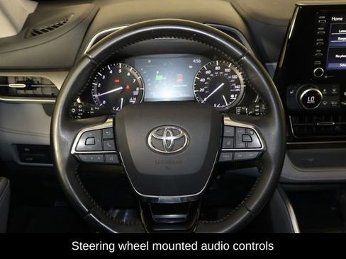 Used 2021 Toyota Highlander XLE image 7