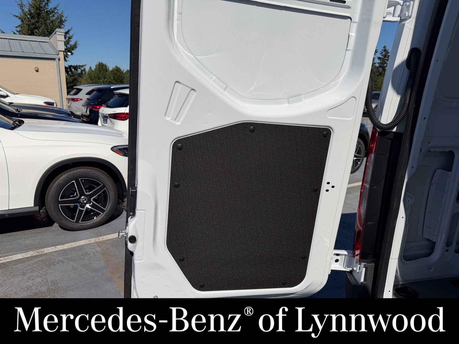 Used 2025 Mercedes-Benz Sprinter 2500 image 10