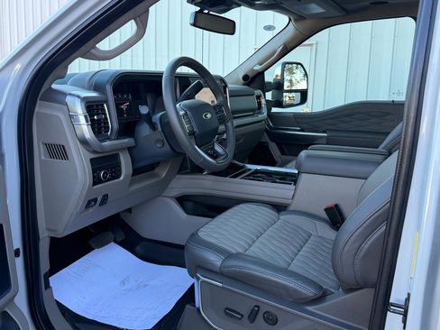 Used 2025 Ford F450 Platinum w/ Platinum Plus Package AWD/4WD image 10