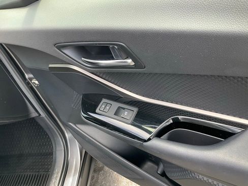 Used 2019 Toyota C-HR XLE FWD image 66