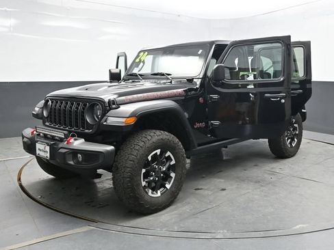 Used 2024 Jeep Wrangler Unlimited Rubicon w/ Convenience Group AWD/4WD image 43