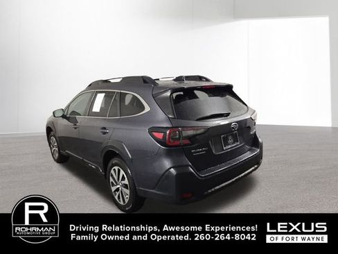 Used 2023 Subaru Outback Premium AWD/4WD image 9