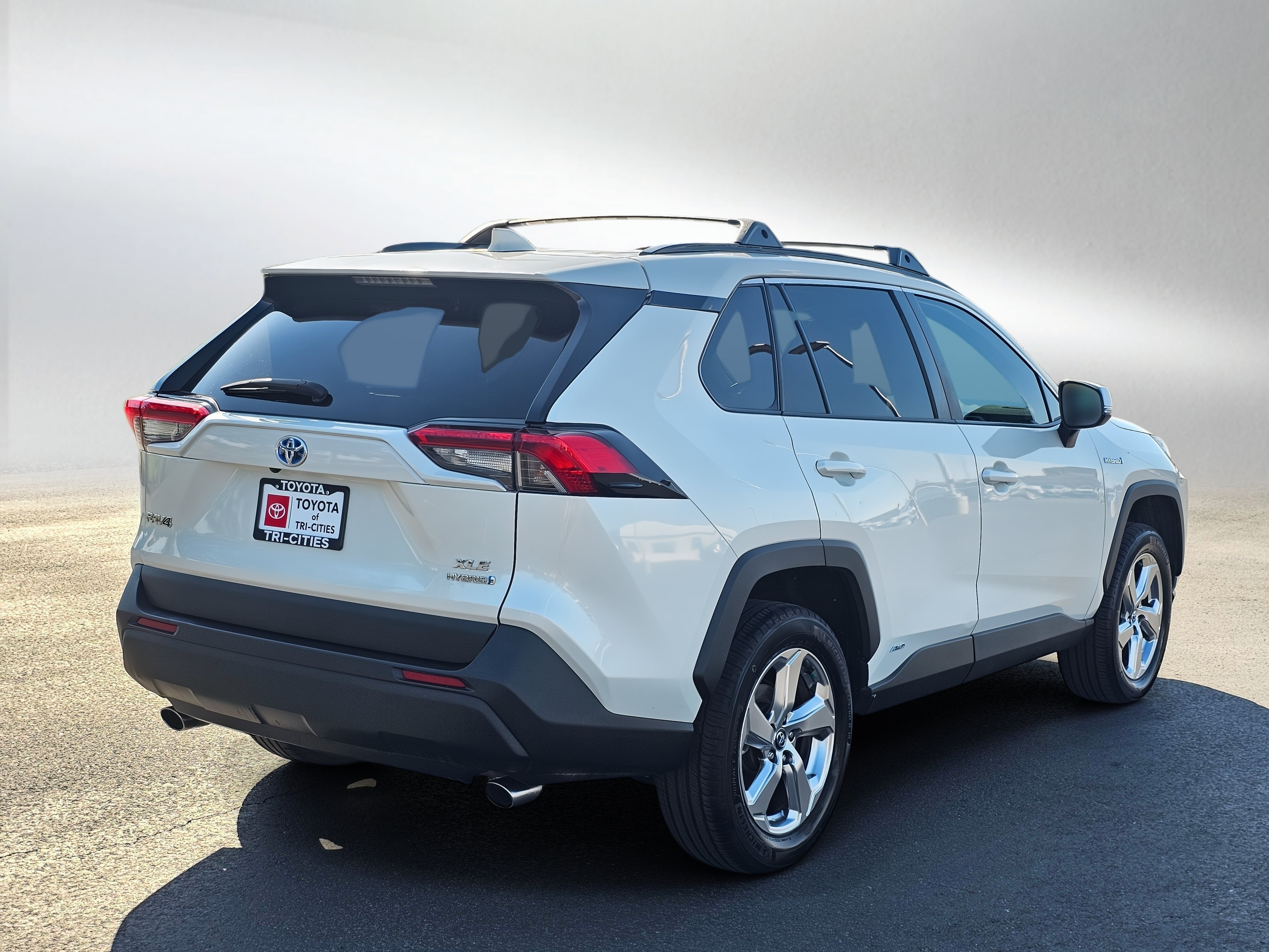 Certified 2021 Toyota RAV4 XLE Premium AWD/4WD image 5