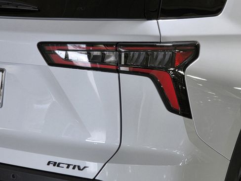 New 2026 Chevrolet Equinox ACTIV image 11