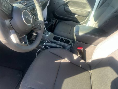 Used 2023 Jeep Wrangler Sport AWD/4WD image 5