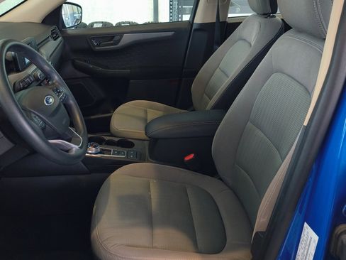 Used 2020 Ford Escape S image 9