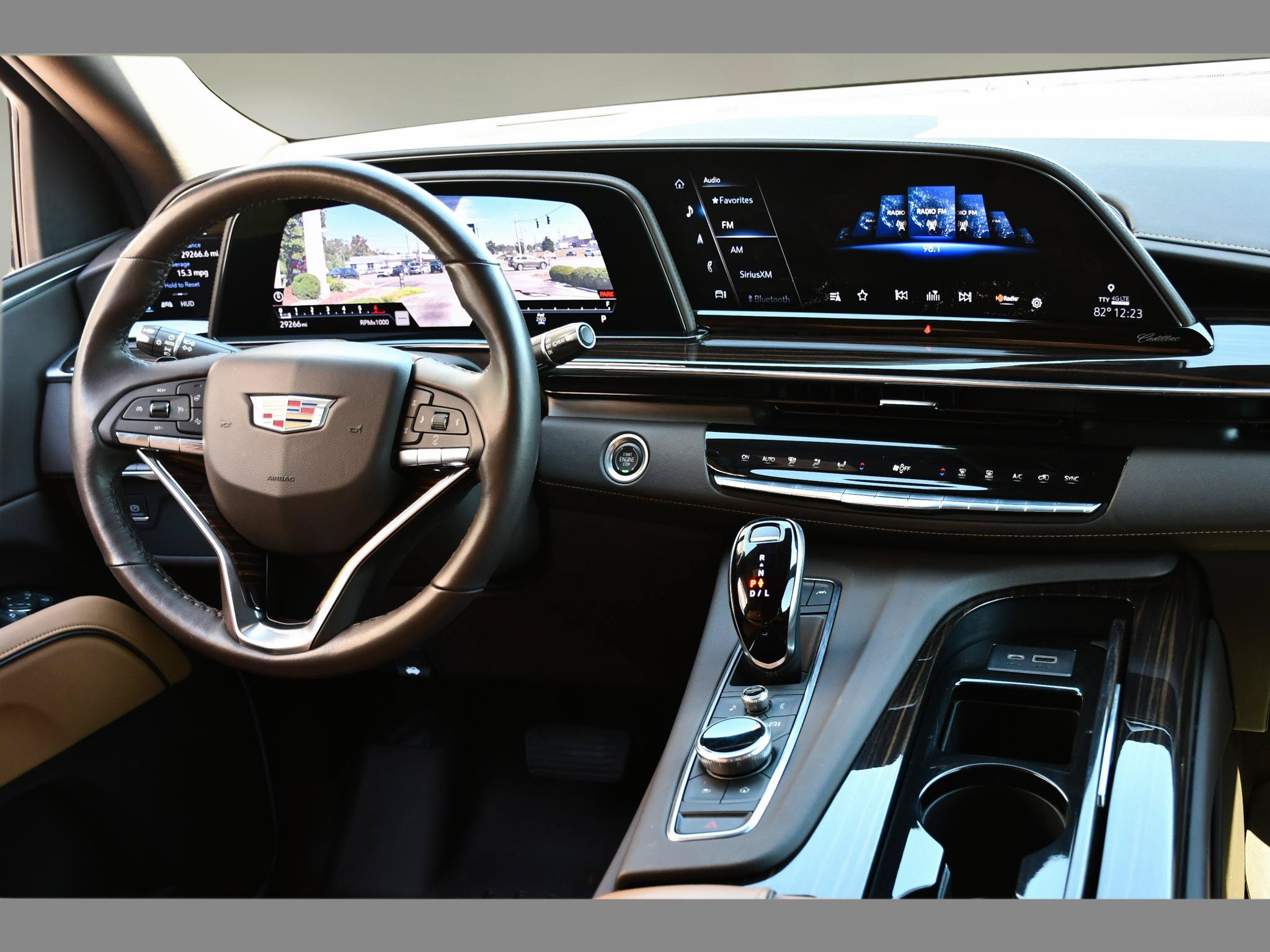 Used 2021 Cadillac Escalade Premium Luxury AWD/4WD image 20
