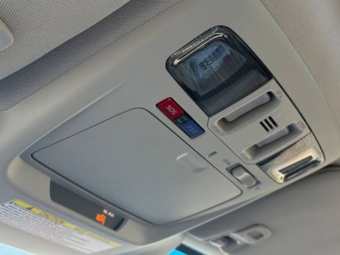 Used 2018 Subaru Outback 2.5i Limited image 24