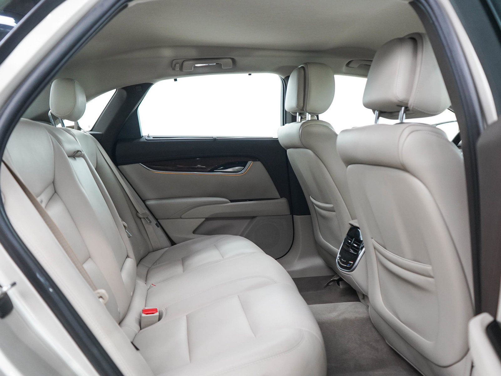 Used 2013 Cadillac XTS Premium FWD image 12