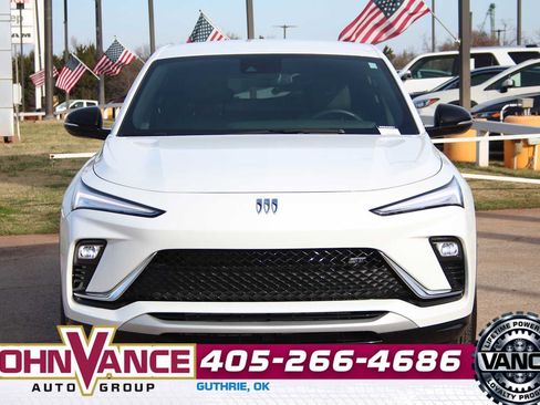 Used 2025 Buick Envista Sport Touring w/ Convenience I Package image 2