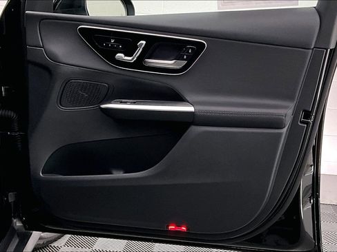 Used 2026 Mercedes-Benz GLC 300 image 25