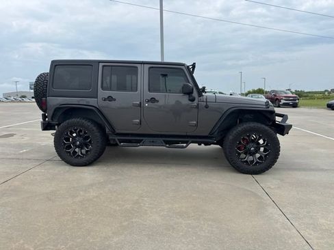 Used 2017 Jeep Wrangler Unlimited Sport w/ Quick Order Package 24S AWD/4WD image 6