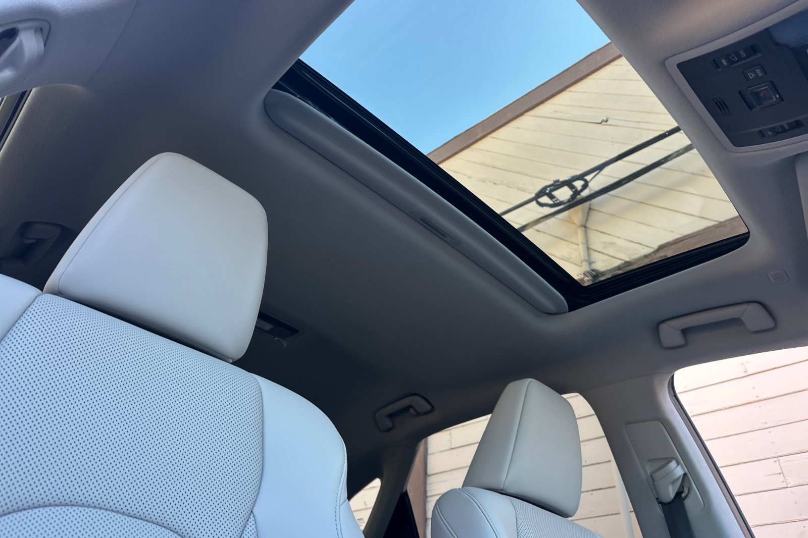 Used 2020 Lexus RX 450h AWD w/ Premium Package image 24