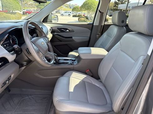 Used 2021 Chevrolet Traverse Premier image 9