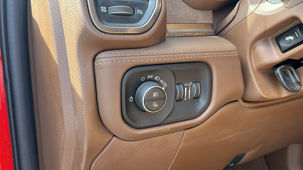 Used 2023 RAM 3500 Limited AWD/4WD image 11