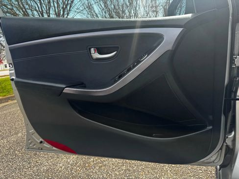 Used 2013 Hyundai Elantra GT w/ Style Pkg image 11