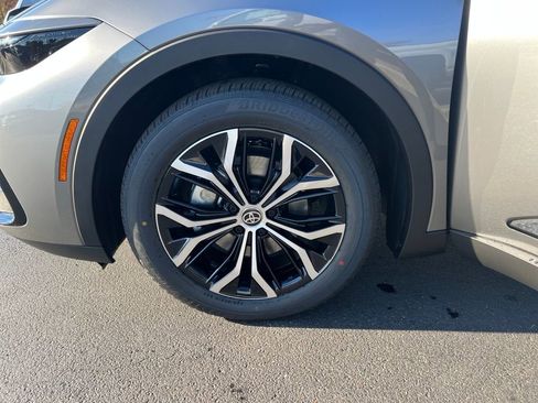 New 2026 Toyota Crown XLE image 24