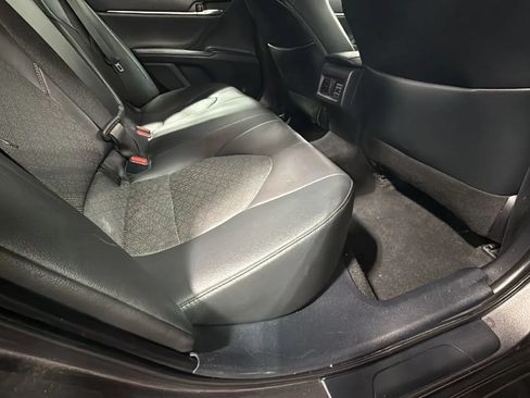 Used 2022 Toyota Camry XSE FWD image 13