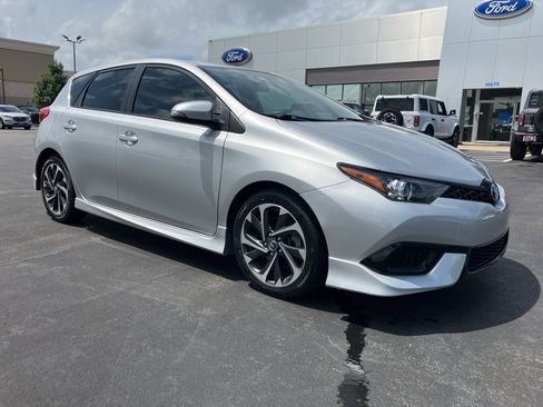 Used 2017 Toyota Corolla iM FWD image 8