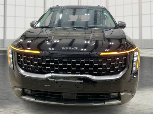 Used 2025 Kia Carnival SX Prestige image 22