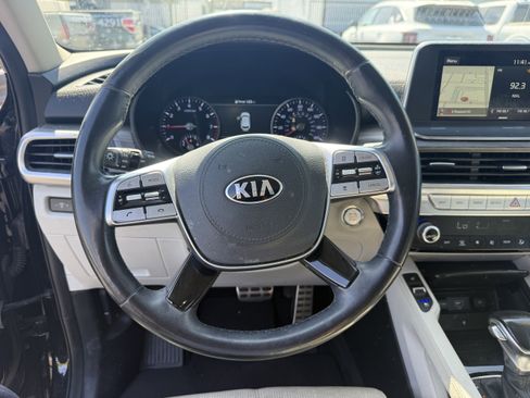 Certified 2020 Kia Telluride SX w/ Towing Package image 12