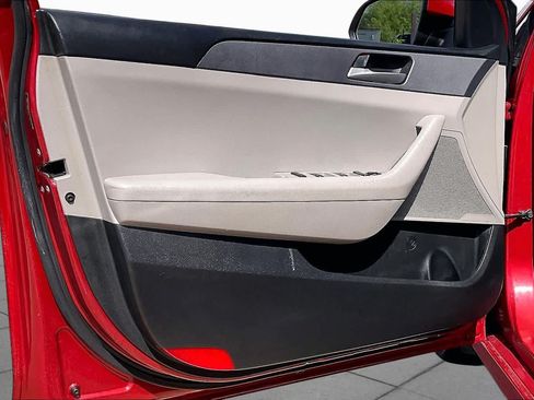 Used 2019 Hyundai Sonata SE FWD image 18