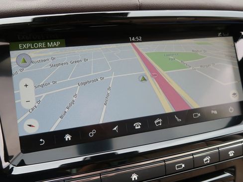 Used 2019 Jaguar XJ R-Sport RWD image 37