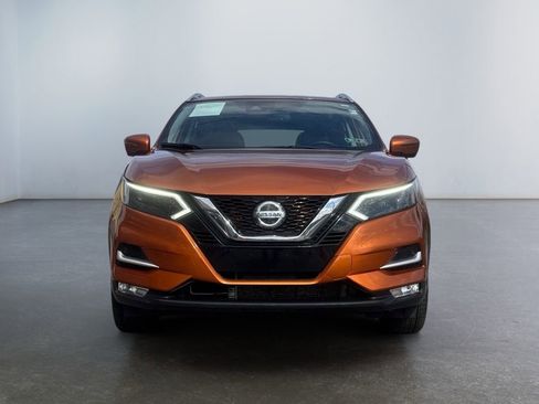 Used 2022 Nissan Rogue Sport SL w/ Premium Package image 2
