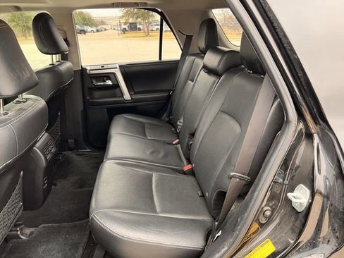 Used 2015 Toyota 4Runner Limited image 29