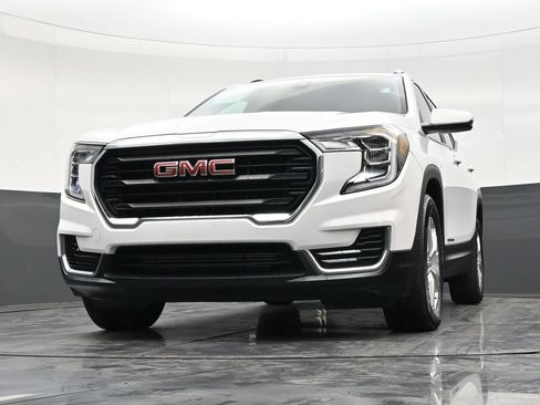 Used 2023 GMC Terrain SLE FWD image 24