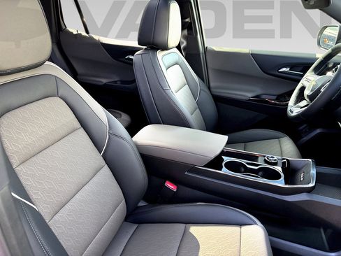 New 2026 Chevrolet Equinox LT w/ Convenience Package II image 11
