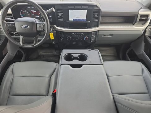 Used 2024 Ford F250 XL image 9
