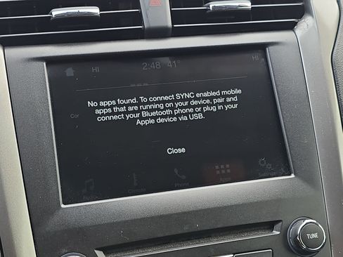 Used 2017 Ford Fusion SE w/ Fusion SE Technology Package image 20