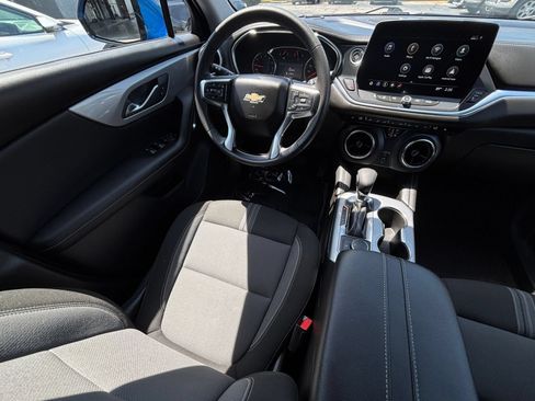 Used 2025 Chevrolet Blazer LT FWD image 30