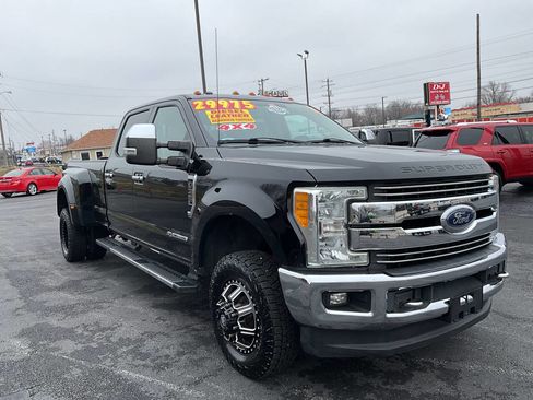 Used 2017 Ford F350 Lariat w/ Chrome Package image 7