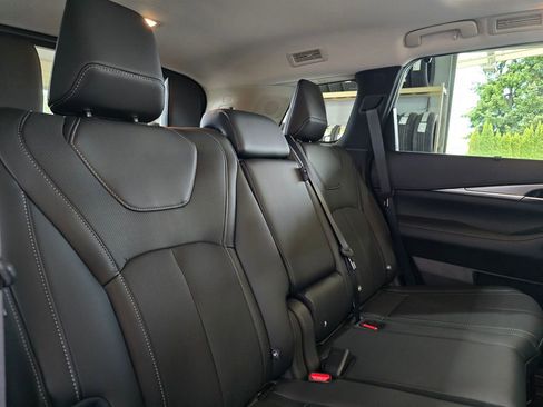 Certified 2026 INFINITI QX60 Luxe w/ Family Package image 27