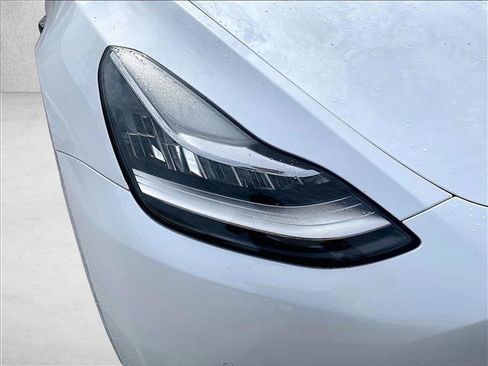 Used 2022 Tesla Model Y Long Range AWD/4WD image 28