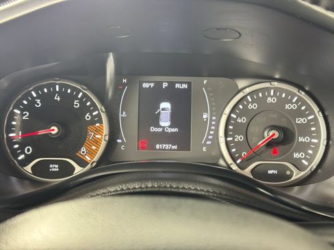 Used 2020 Jeep Renegade Latitude w/ Cold Weather Group AWD/4WD image 24