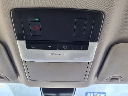 Used 2025 Nissan Altima 2.5 SV FWD image 24